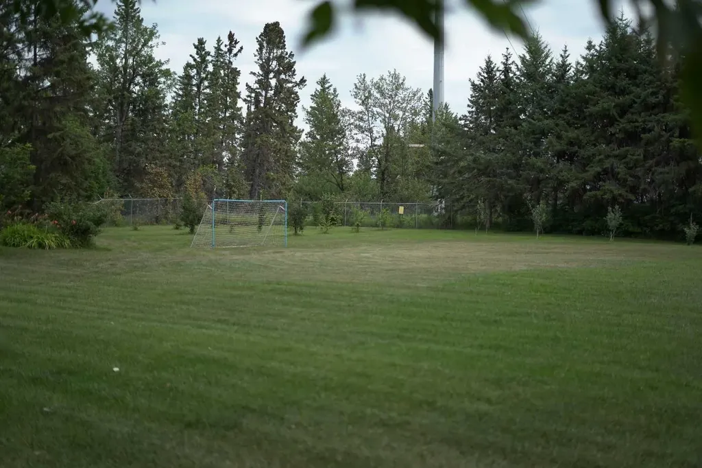 20 Cronquist Close Red Deer AB T4N1E3