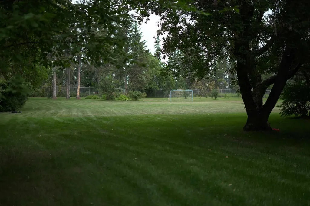 20 Cronquist Close Red Deer AB T4N1E3