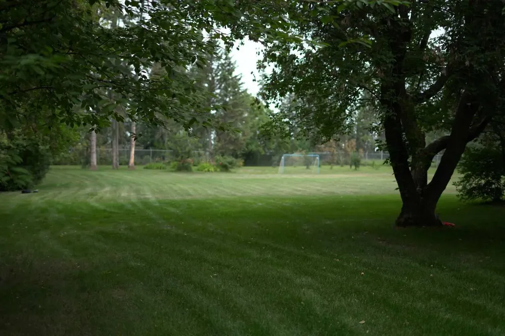 20 Cronquist Close Red Deer AB T4N1E3