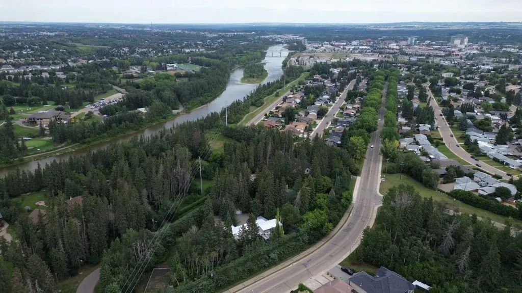 20 Cronquist Close Red Deer AB T4N1E3