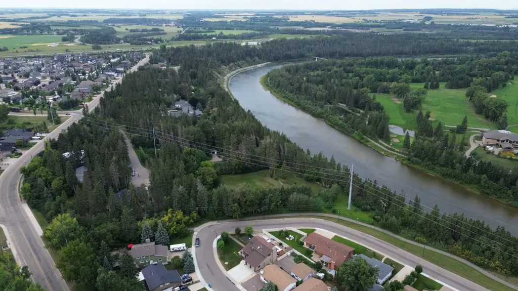 20 Cronquist Close Red Deer AB T4N1E3