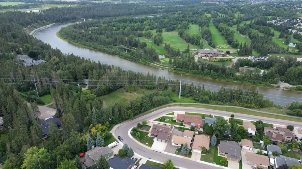 20 Cronquist Close Red Deer AB T4N1E3