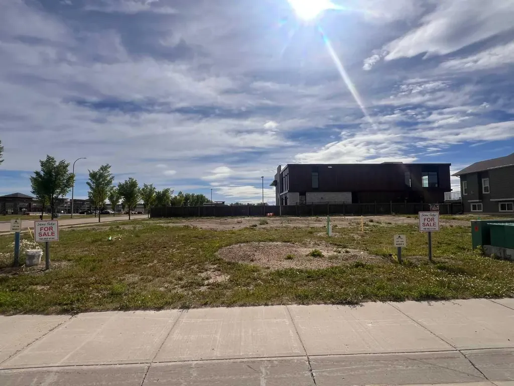 6625 & 6629 105a Street Grande Prairie AB T8W 0L5