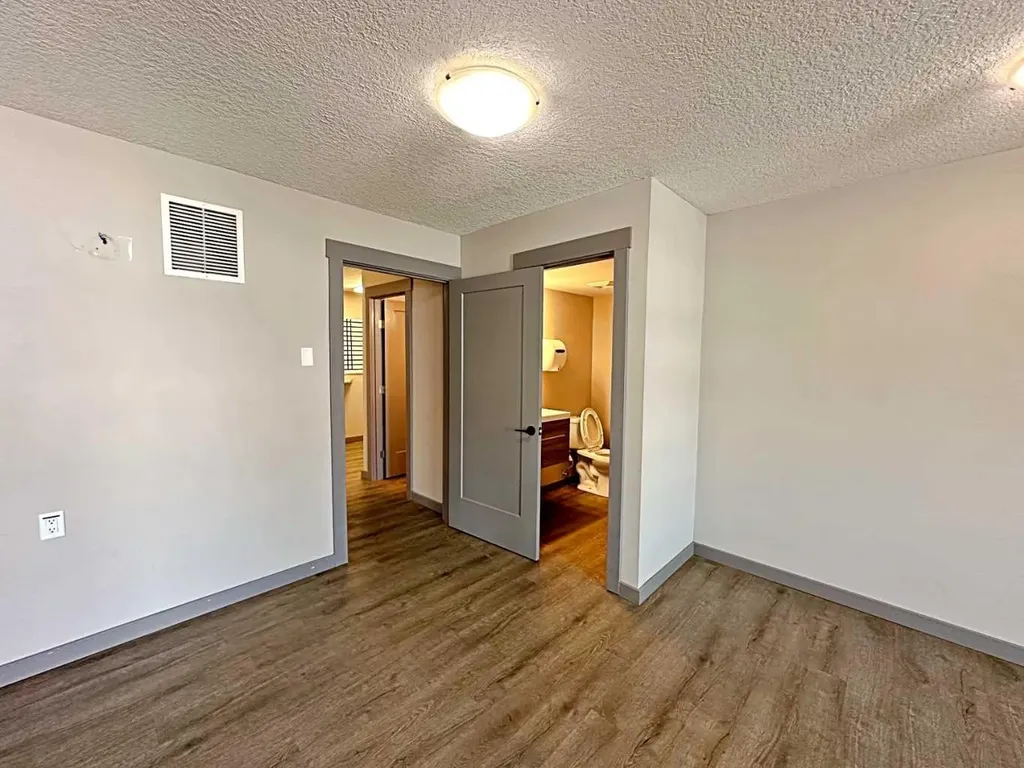 8121 Fraser Avenue Fort Mcmurray AB T9H 1W5