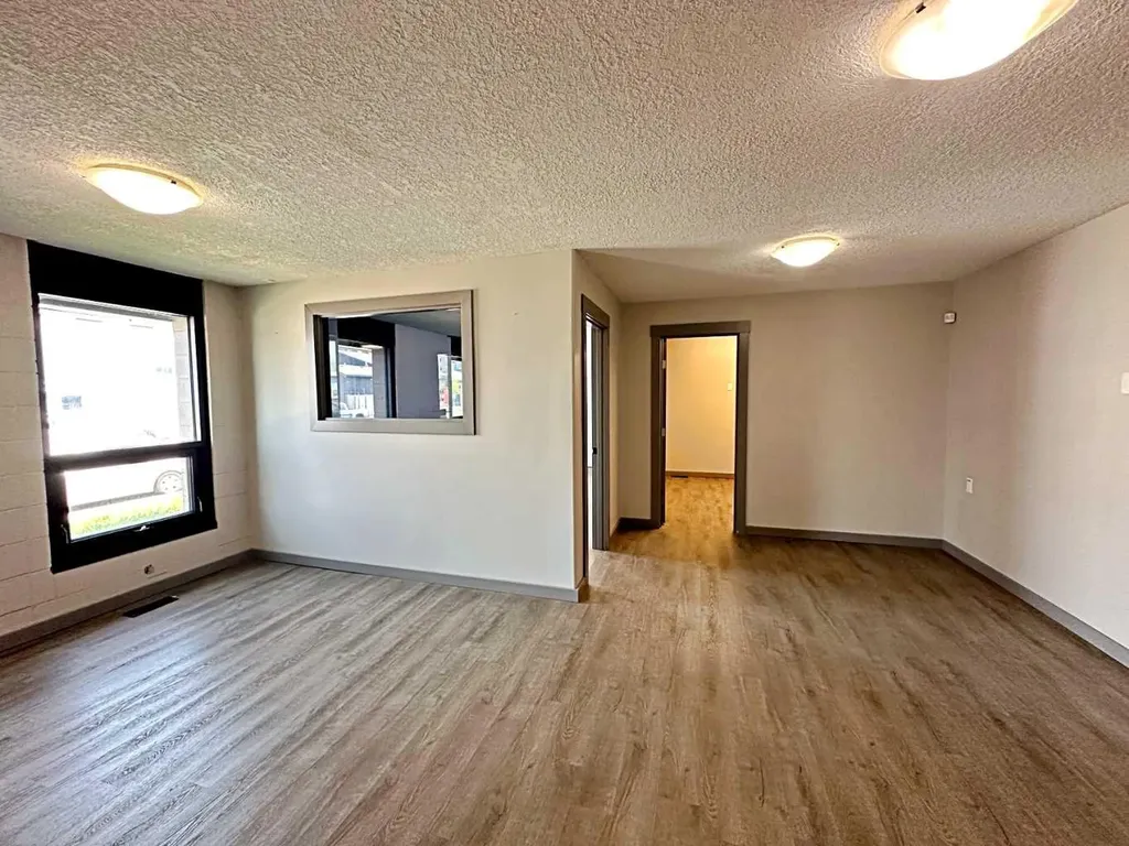 8121 Fraser Avenue Fort Mcmurray AB T9H 1W5