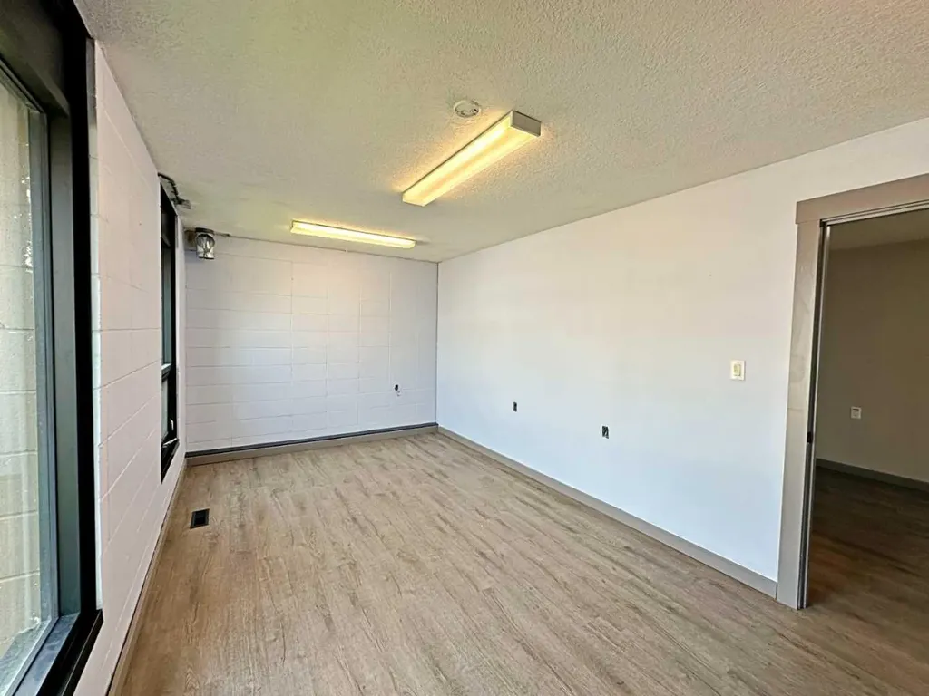 8121 Fraser Avenue Fort Mcmurray AB T9H 1W5
