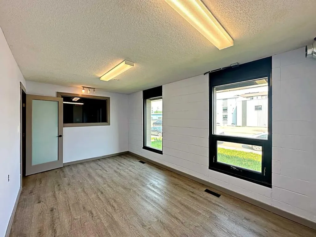 8121 Fraser Avenue Fort Mcmurray AB T9H 1W5