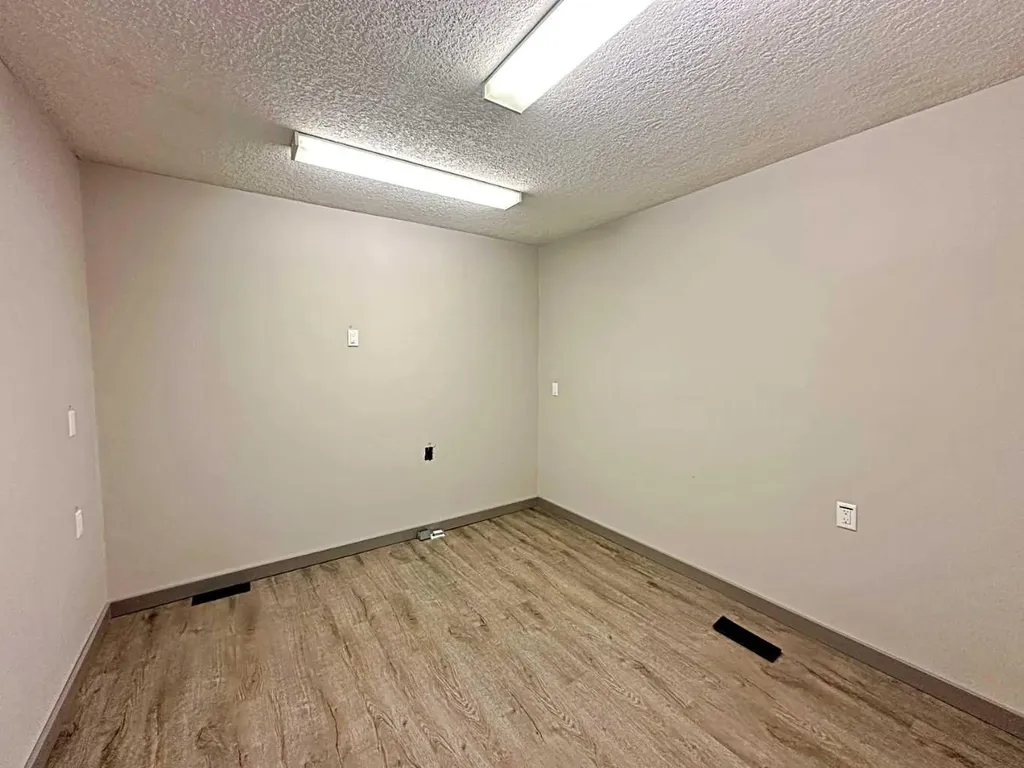 8121 Fraser Avenue Fort Mcmurray AB T9H 1W5