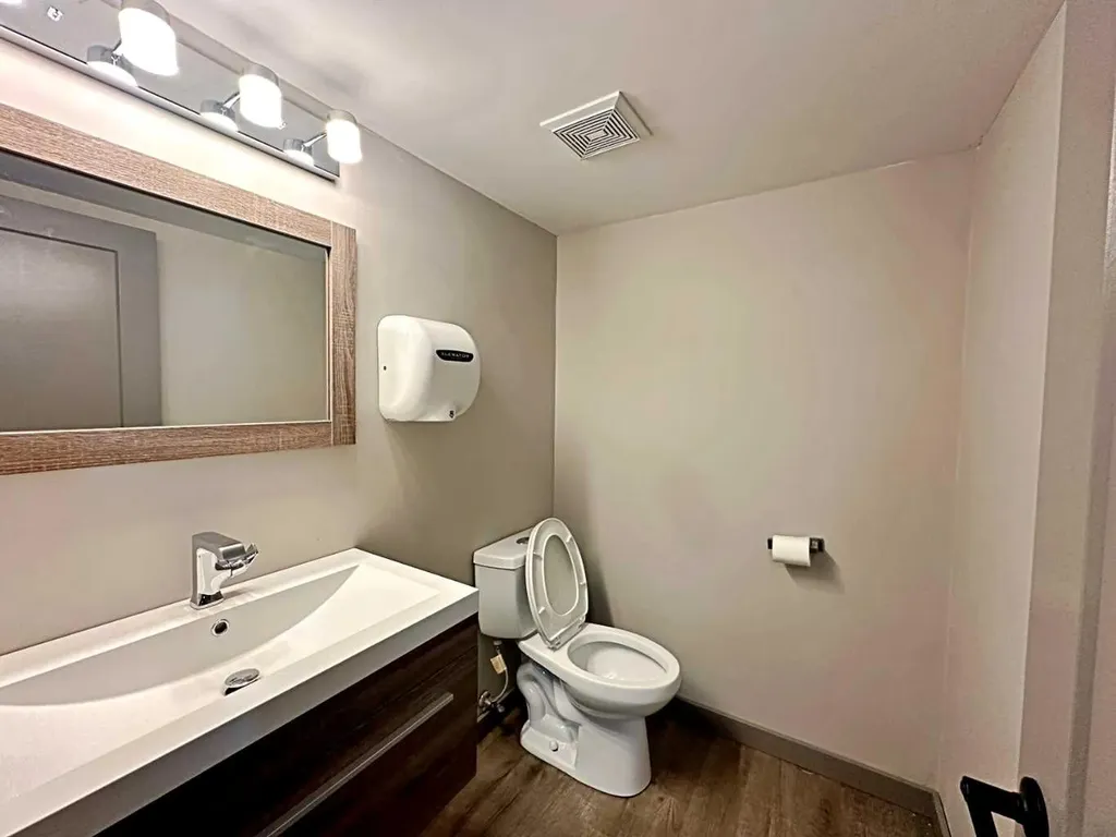 8121 Fraser Avenue Fort Mcmurray AB T9H 1W5