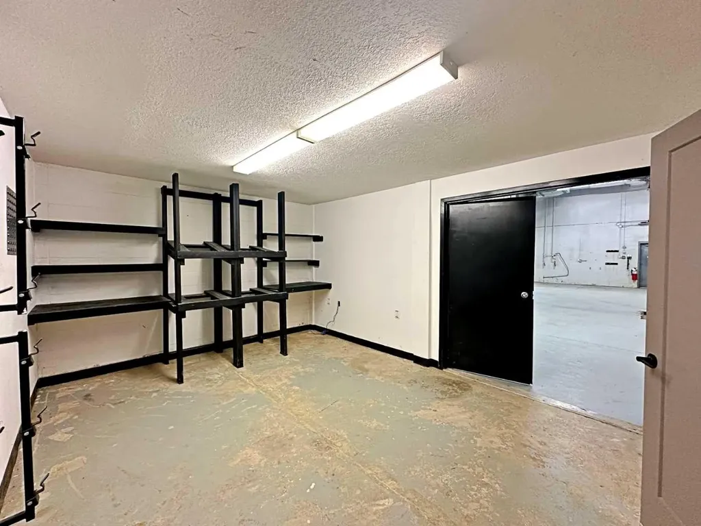 8121 Fraser Avenue Fort Mcmurray AB T9H 1W5