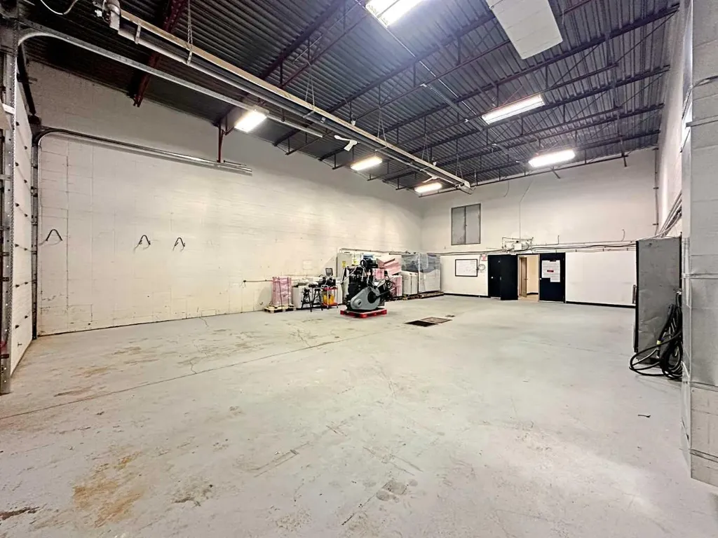 8121 Fraser Avenue Fort Mcmurray AB T9H 1W5
