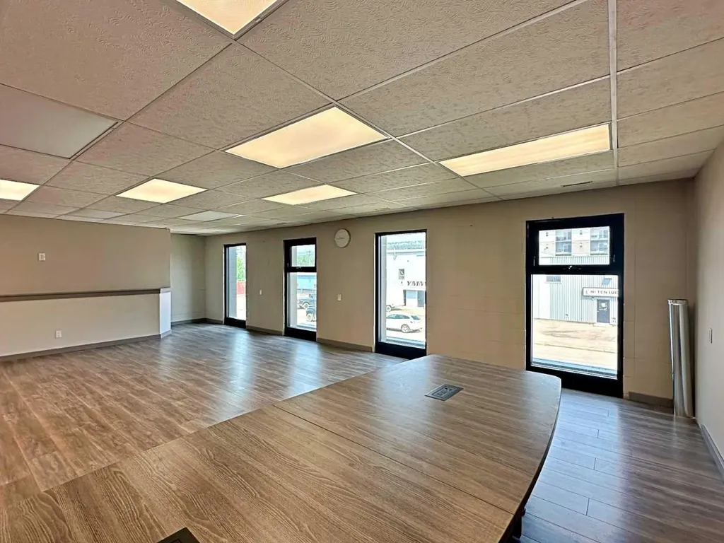 8121 Fraser Avenue Fort Mcmurray AB T9H 1W5