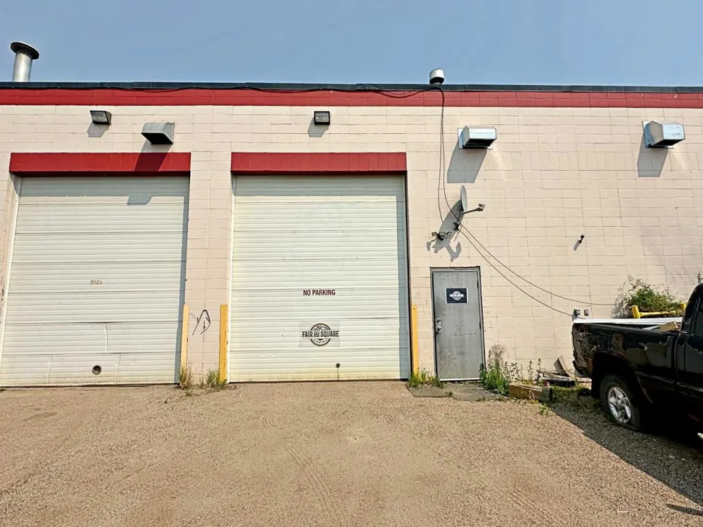 8121 Fraser Avenue Fort Mcmurray AB T9H 1W5