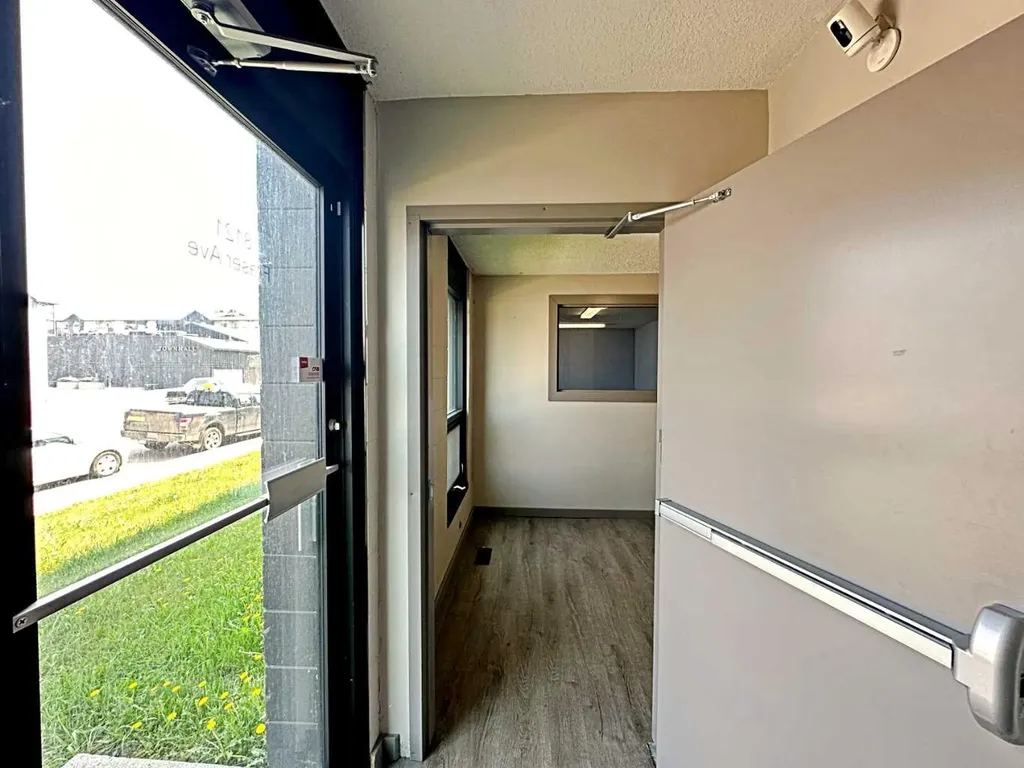 8121 Fraser Avenue Fort Mcmurray AB T9H 1W5
