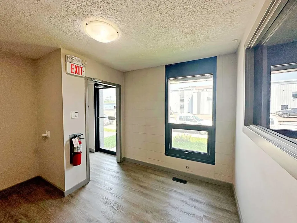 8121 Fraser Avenue Fort Mcmurray AB T9H 1W5