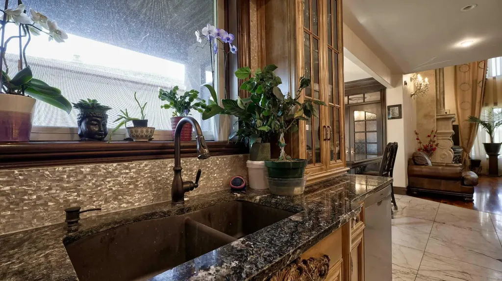1911 13 Avenue NW Calgary AB T2N 1L5