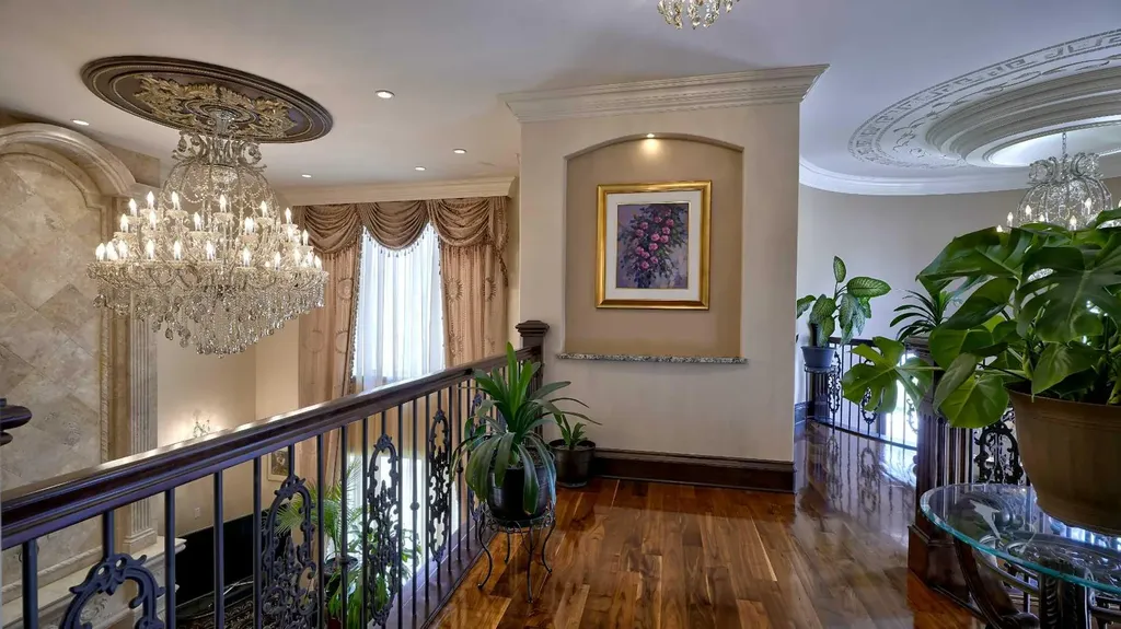 1911 13 Avenue NW Calgary AB T2N 1L5