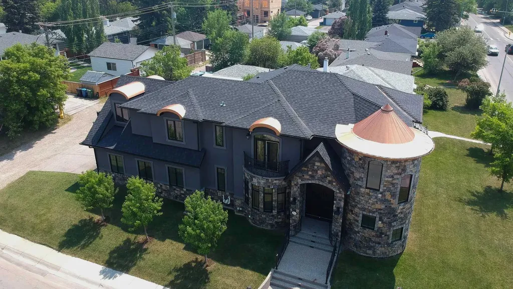 1911 13 Avenue NW Calgary AB T2N 1L5