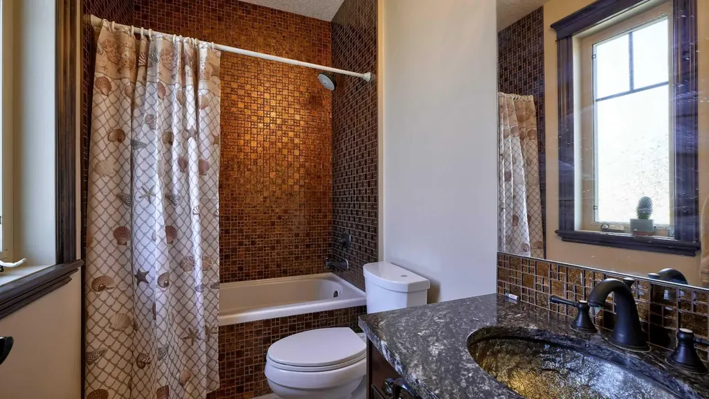 1911 13 Avenue NW Calgary AB T2N 1L5