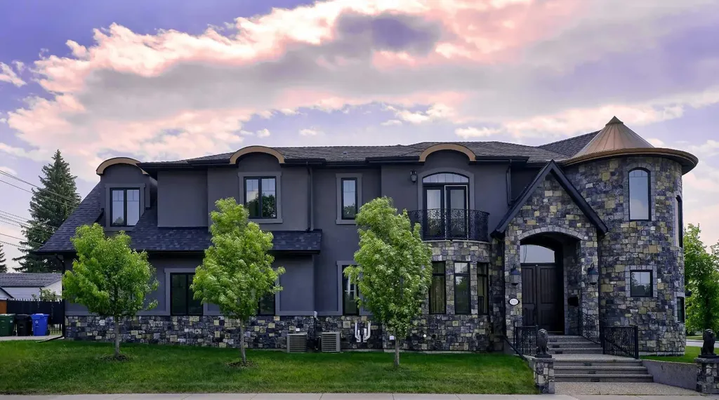 1911 13 Avenue NW Calgary AB T2N 1L5