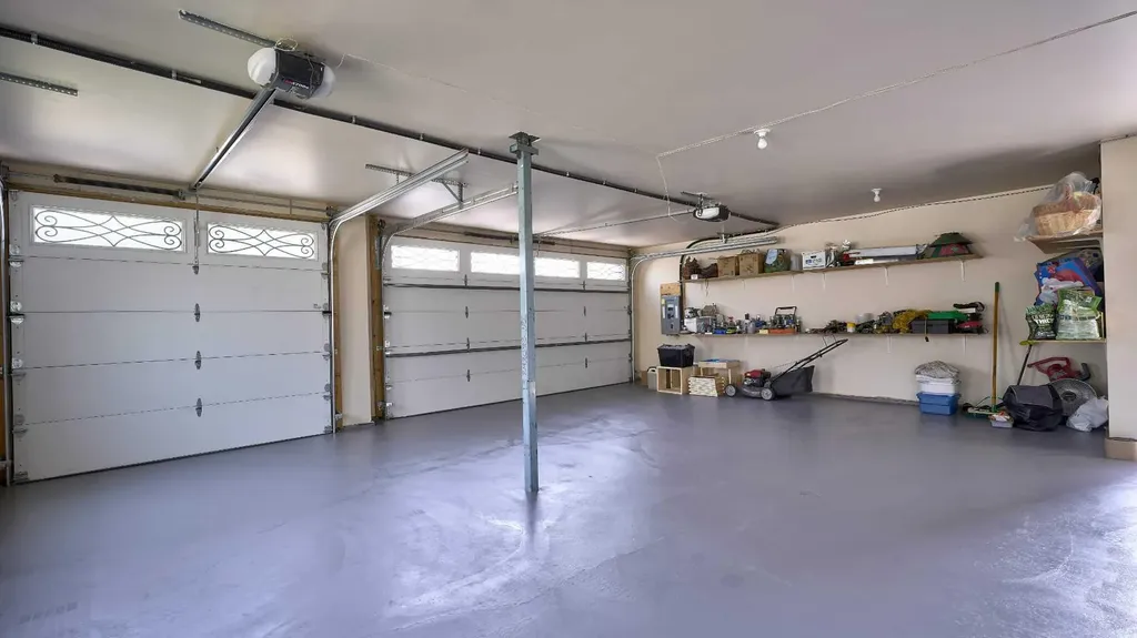 1911 13 Avenue NW Calgary AB T2N 1L5