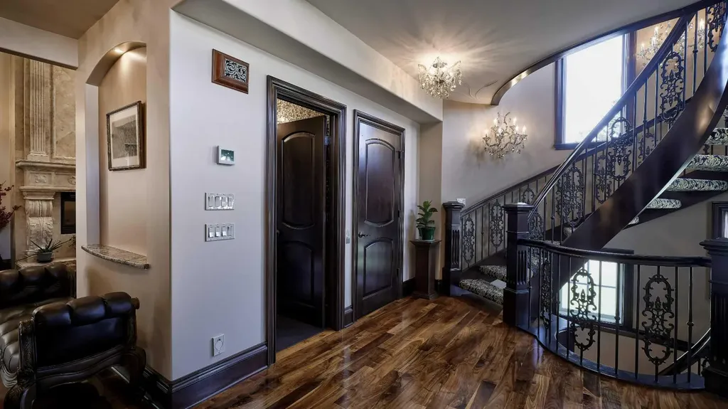 1911 13 Avenue NW Calgary AB T2N 1L5