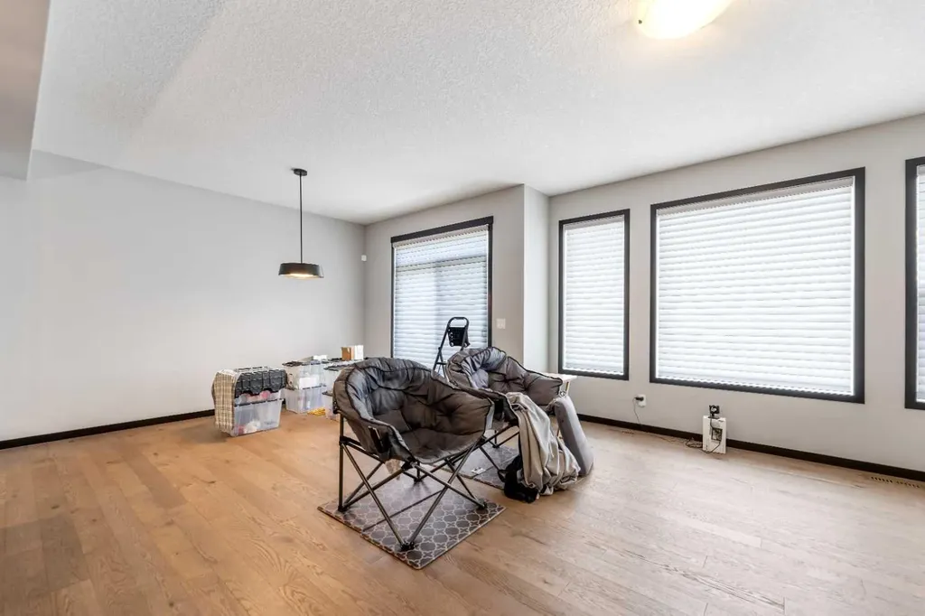 54 Sage Bluff Rise NW Calgary AB T3R 1T4