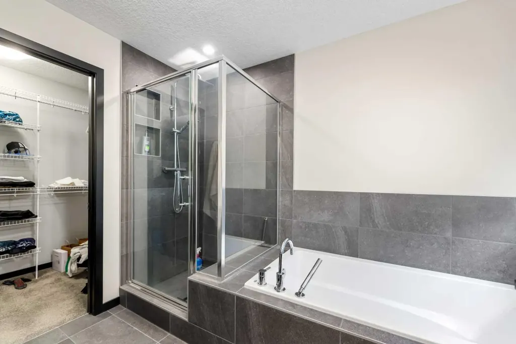 54 Sage Bluff Rise NW Calgary AB T3R 1T4