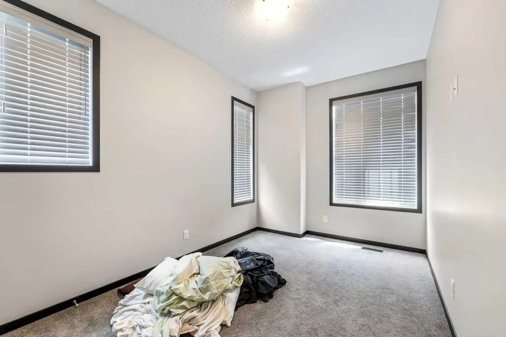 54 Sage Bluff Rise NW Calgary AB T3R 1T4