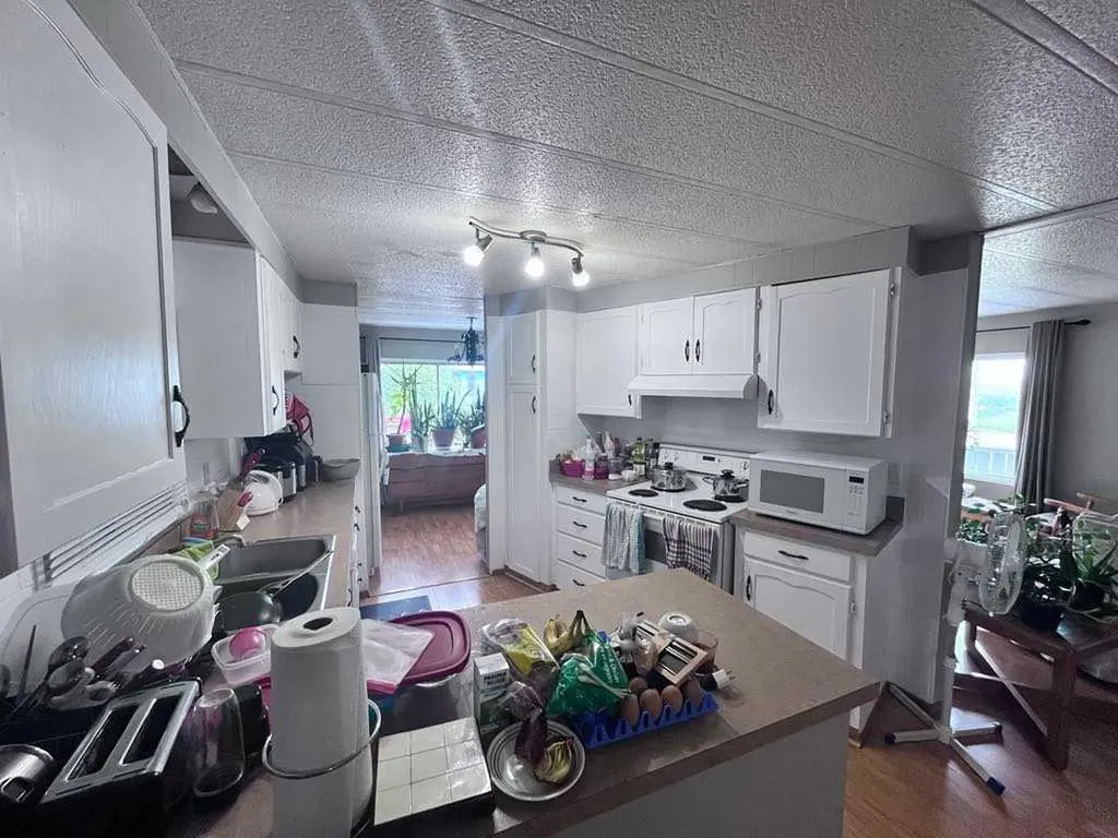 608 9 Avenue W Hanna AB T0J1P0