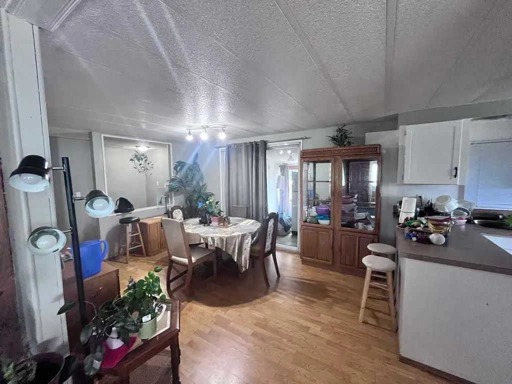 608 9 Avenue W Hanna AB T0J1P0