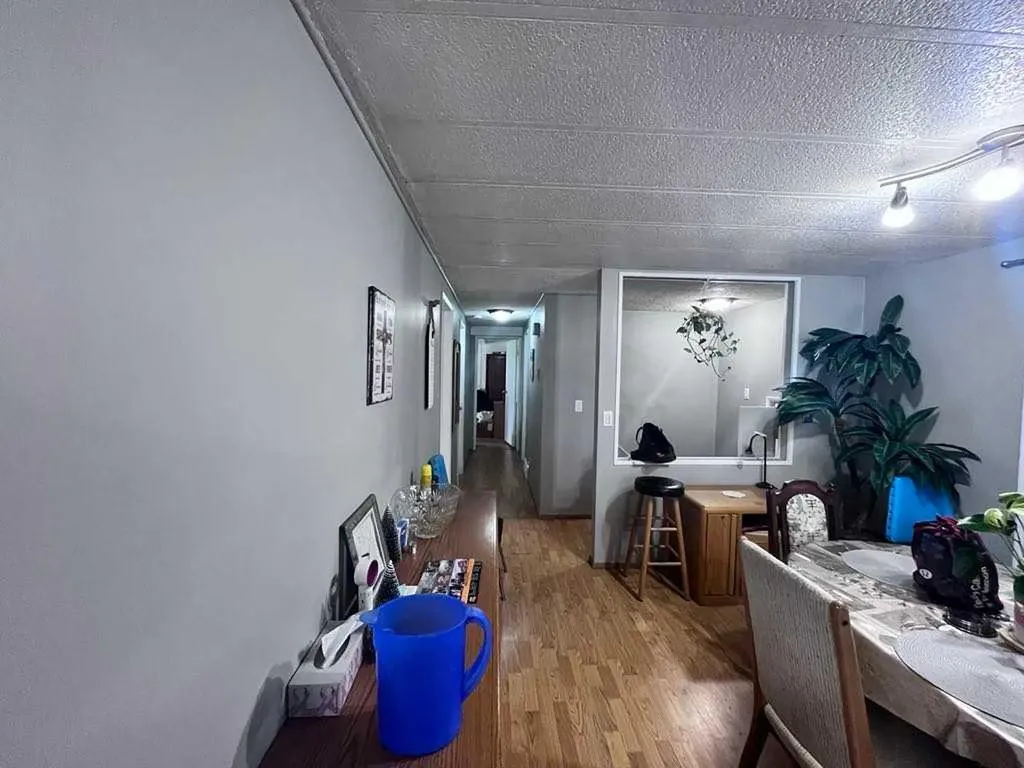 608 9 Avenue W Hanna AB T0J1P0