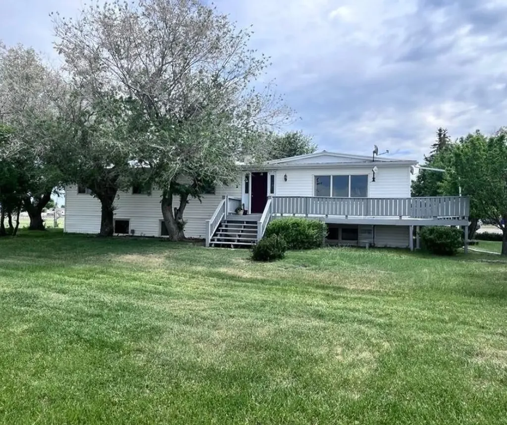 608 9 Avenue W Hanna AB T0J1P0