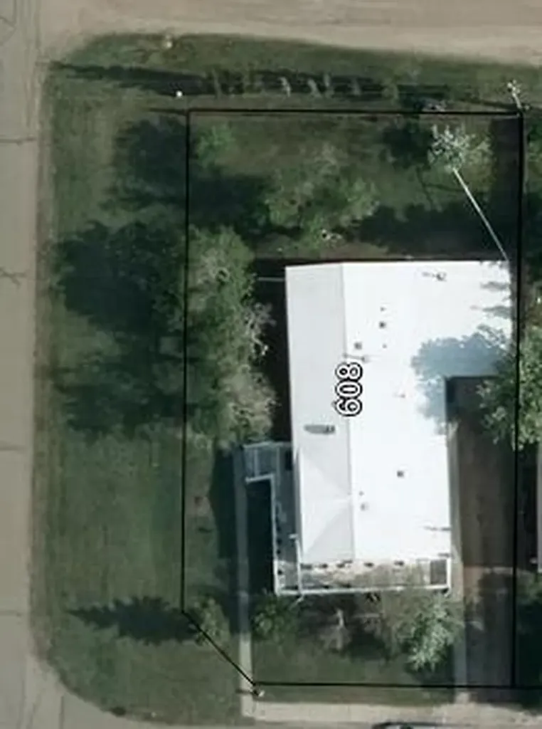 608 9 Avenue W Hanna AB T0J1P0