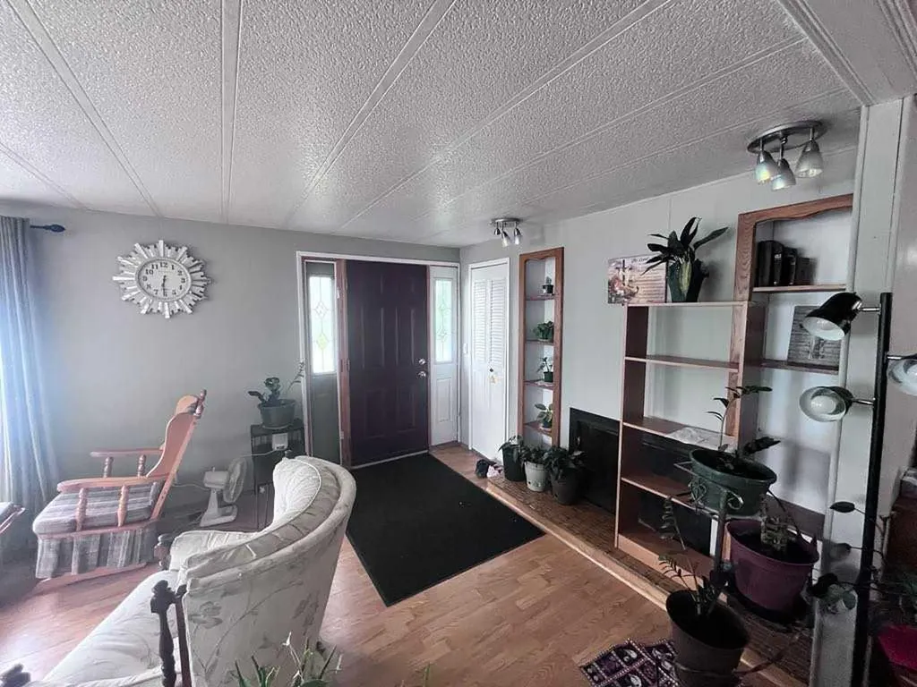608 9 Avenue W Hanna AB T0J1P0