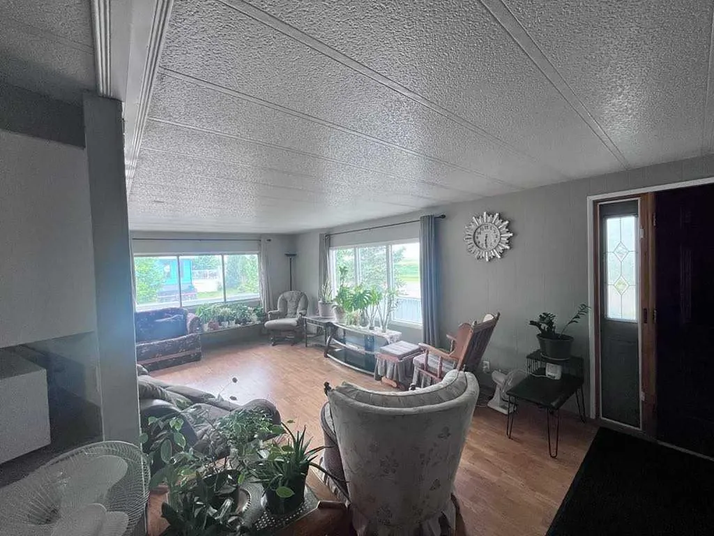 608 9 Avenue W Hanna AB T0J1P0