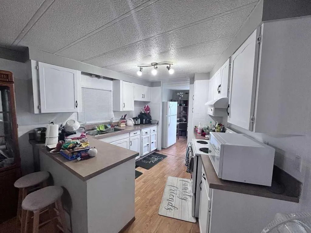 608 9 Avenue W Hanna AB T0J1P0