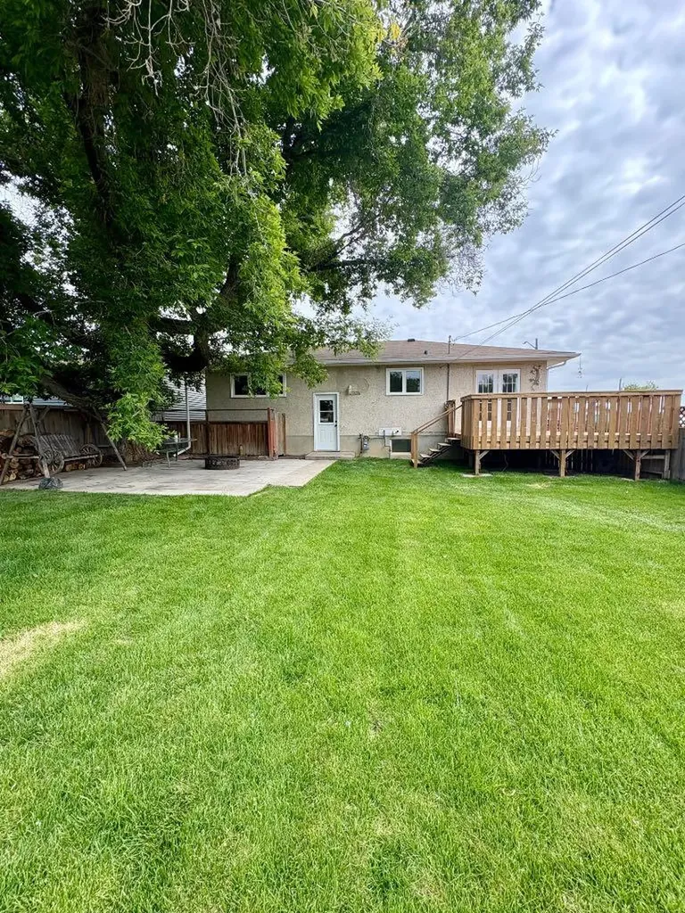45 3 Avenue Tilley AB T1R3K0
