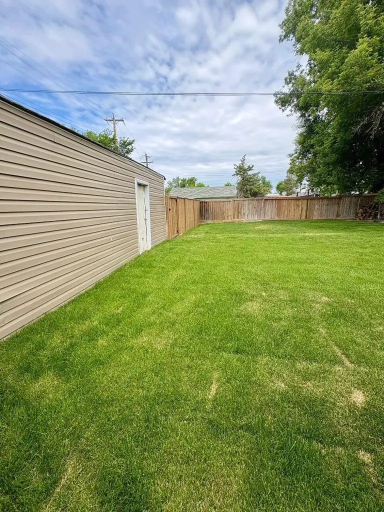 45 3 Avenue Tilley AB T1R3K0