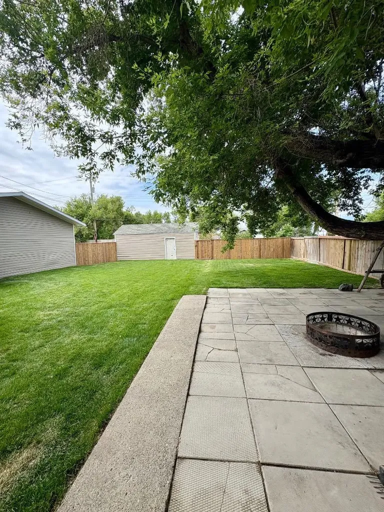 45 3 Avenue Tilley AB T1R3K0