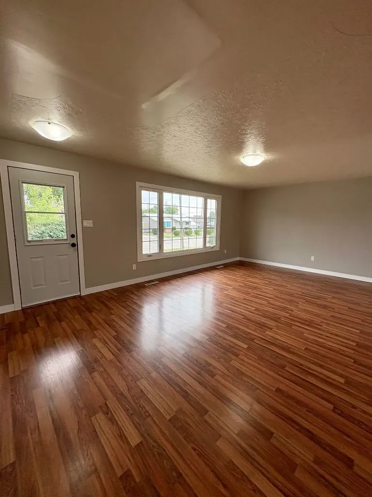 45 3 Avenue Tilley AB T1R3K0