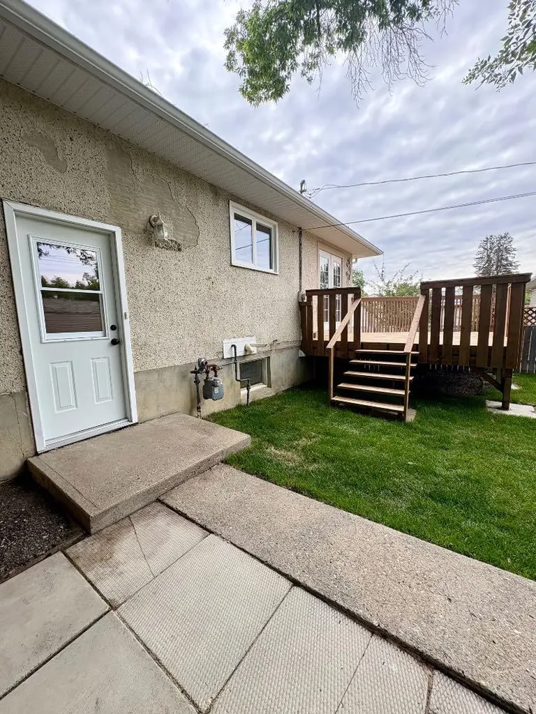 45 3 Avenue Tilley AB T1R3K0