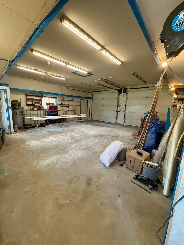 45 3 Avenue Tilley AB T1R3K0