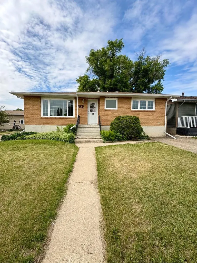 45 3 Avenue Tilley AB T1R3K0