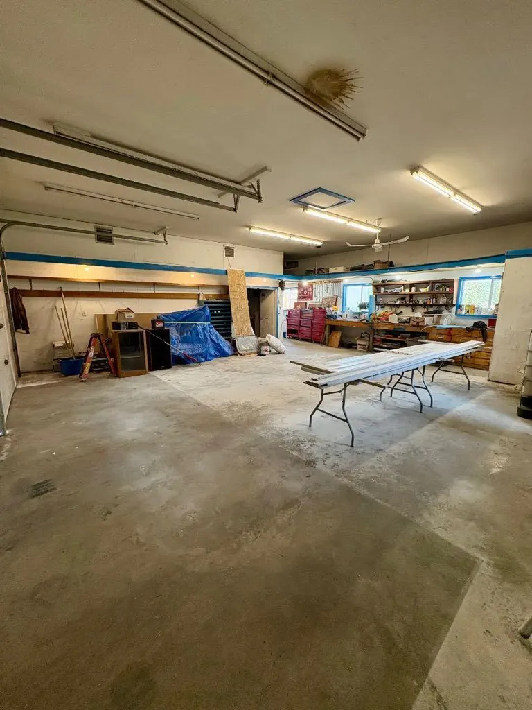 45 3 Avenue Tilley AB T1R3K0