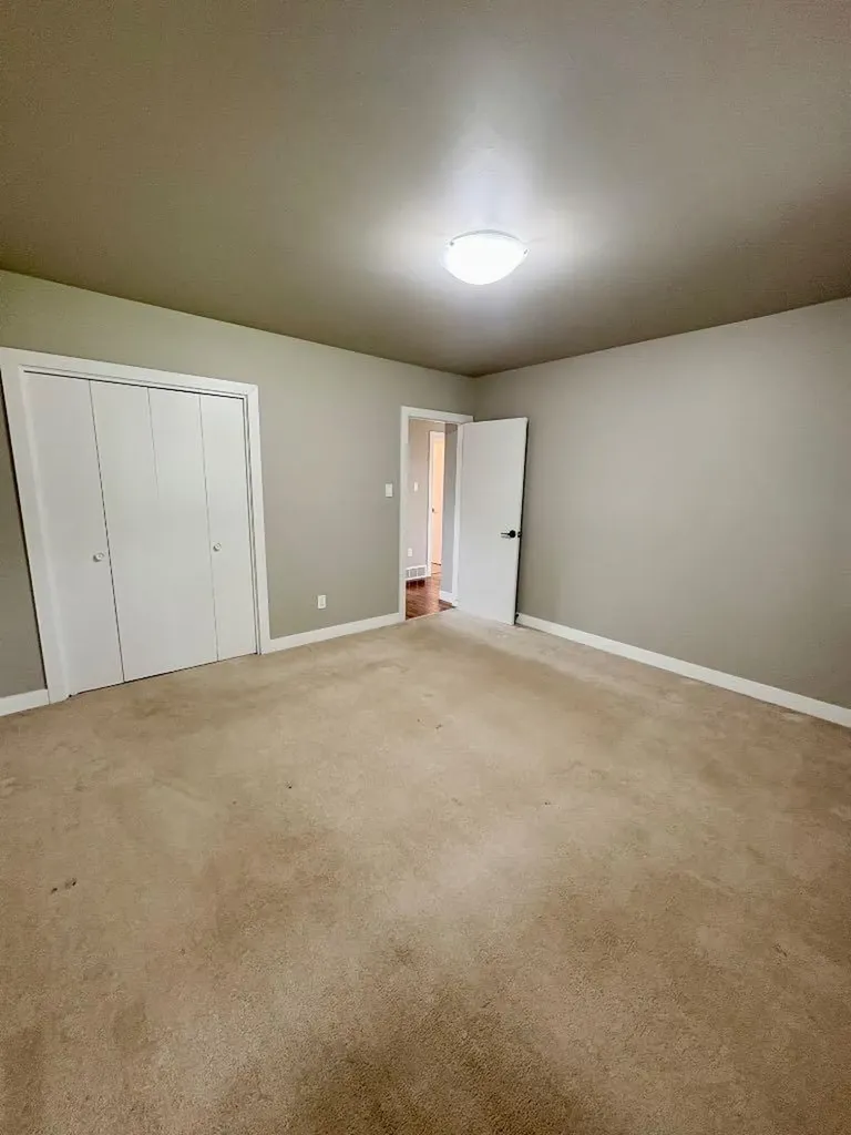 45 3 Avenue Tilley AB T1R3K0