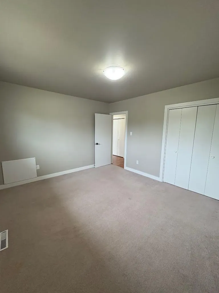 45 3 Avenue Tilley AB T1R3K0