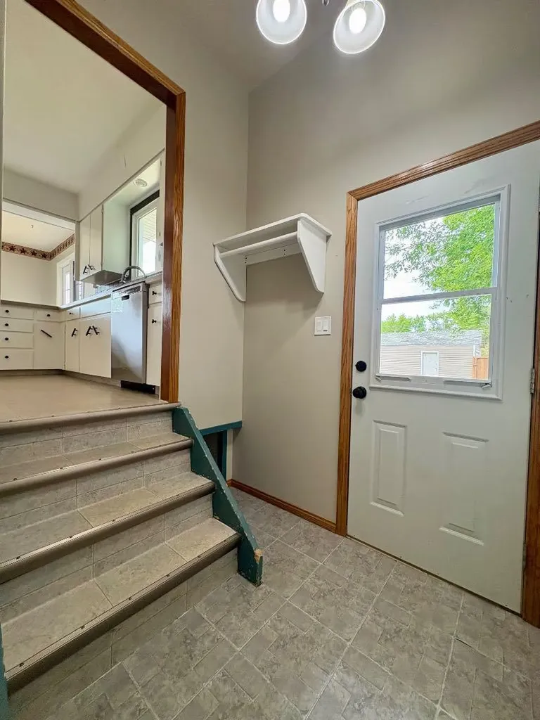 45 3 Avenue Tilley AB T1R3K0
