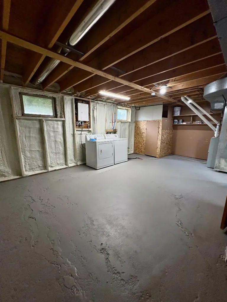 45 3 Avenue Tilley AB T1R3K0