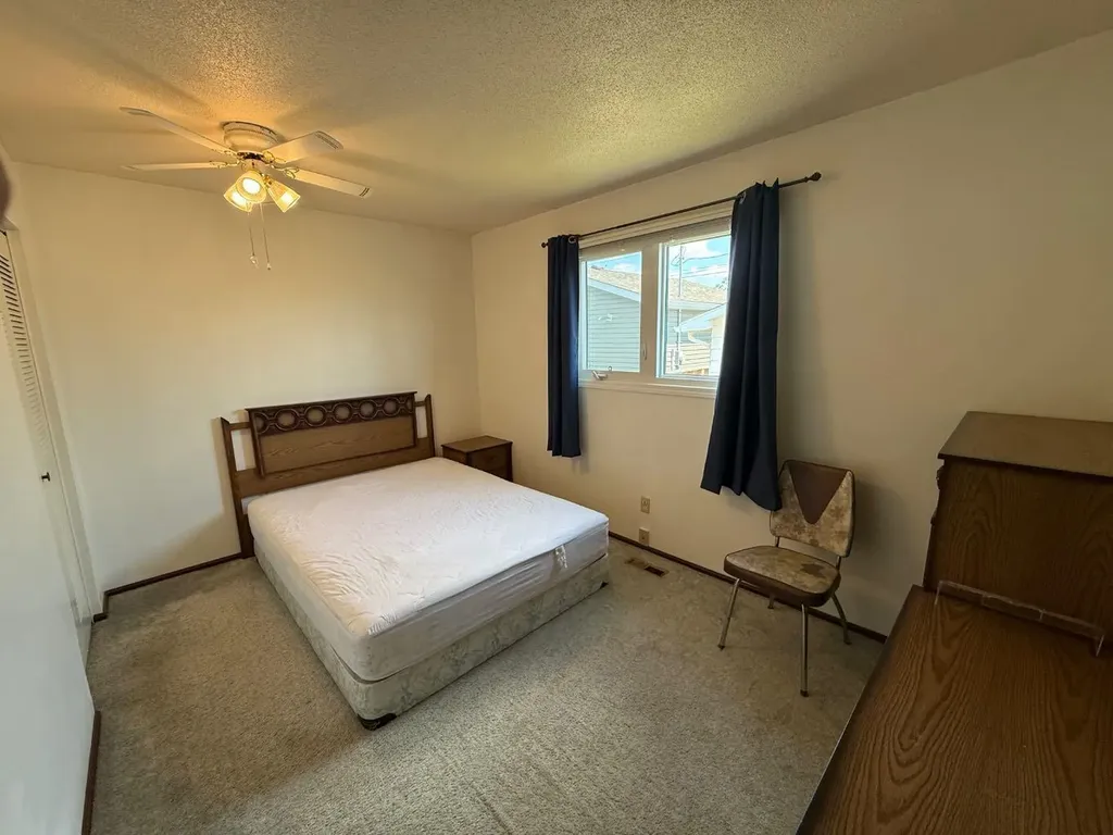 604 3 Street E Hanna AB T0J1P0